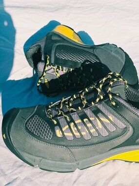 KEEN Work Boot Mens Sz 10 Low Top AURORA Waterproof Steel Toe Non Slip Solid